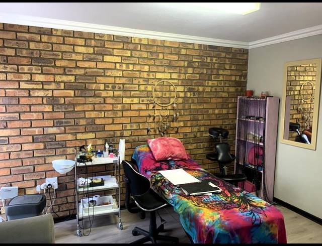 4 BEDROOM HOUSE FOR SALE IN SUNWARD PARK